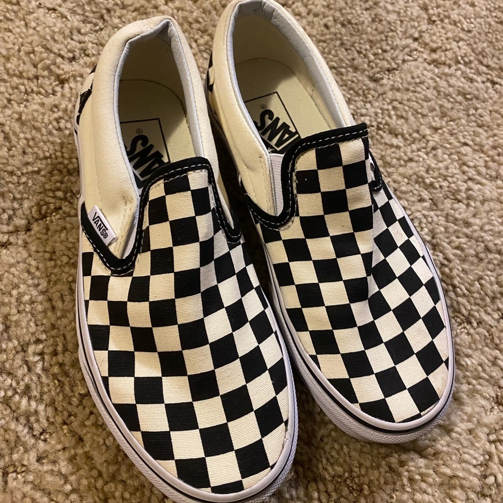 WOMEN'S VANS ASHER CHECKER SKATE SHOE - new without tag